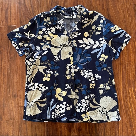 Croft and Barrow Navy Hawaiian Floral Button Up Short Sleeve Shirt size medium - Picture 1 of 7